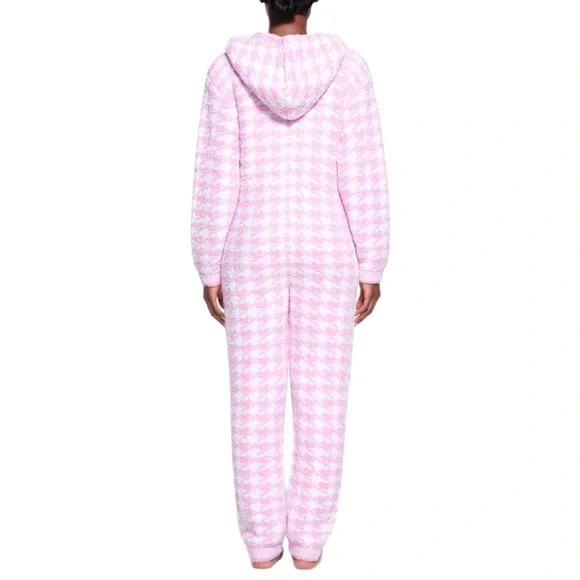 petal houndstooth SKIMS cozy knit unisex jogger suit 💕 pink SKIMS onesie - Picture 5 of 8